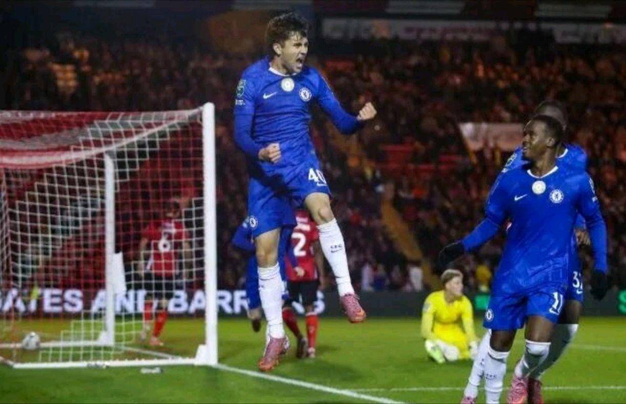 华体会网站包含转会期切尔西备战NBA常规赛，临场应变细节曝光，信心回归，细节决定成败的词条